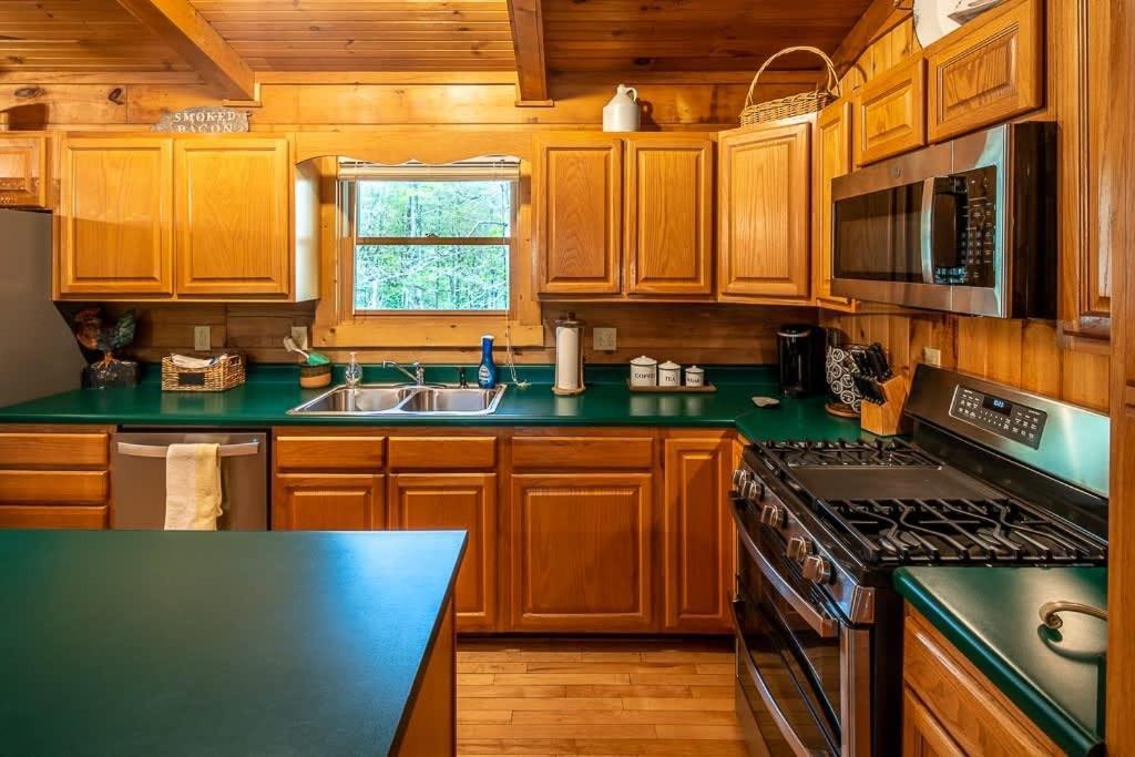 Cozy 'Grey Fox' Cabin Between Boone & Blowing Rock Exterior photo