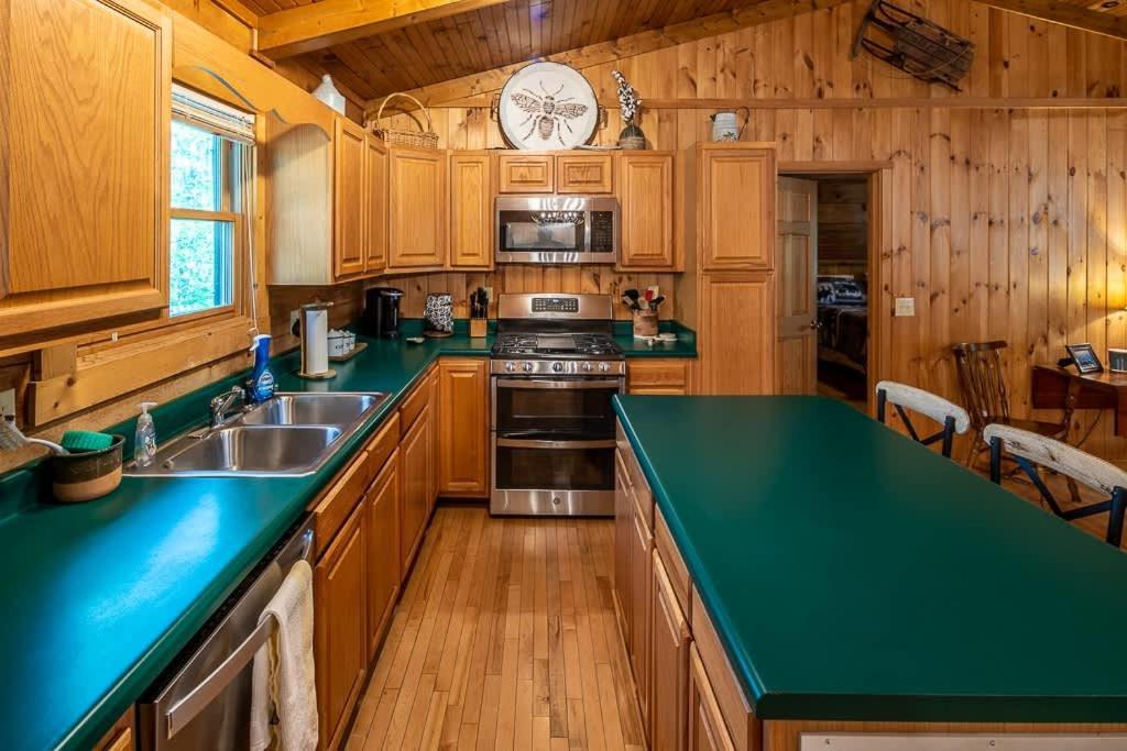 Cozy 'Grey Fox' Cabin Between Boone & Blowing Rock Exterior photo