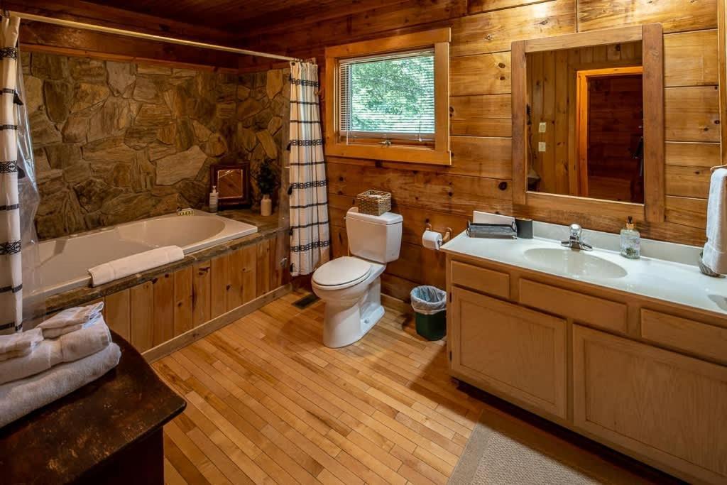 Cozy 'Grey Fox' Cabin Between Boone & Blowing Rock Exterior photo